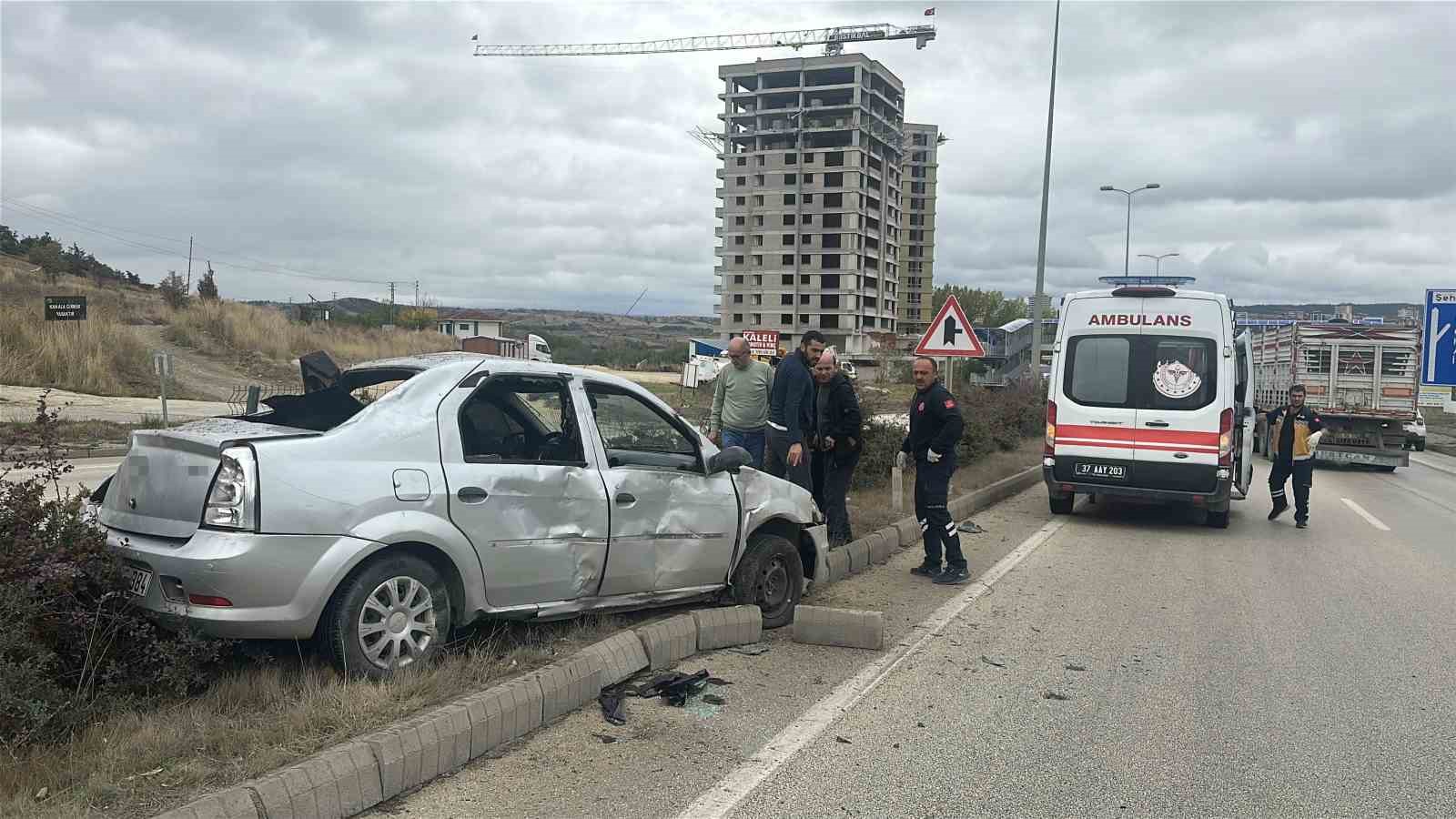 takla-atan-otomobil-orta-refuje-cikti-2-yarali