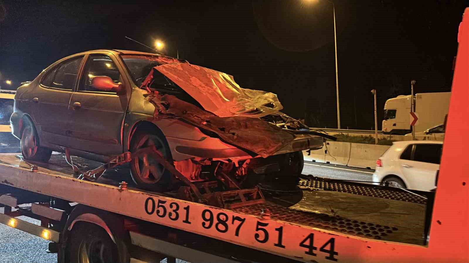 tem-otoyolunda-feci-kaza-1i-agir-3-yarali