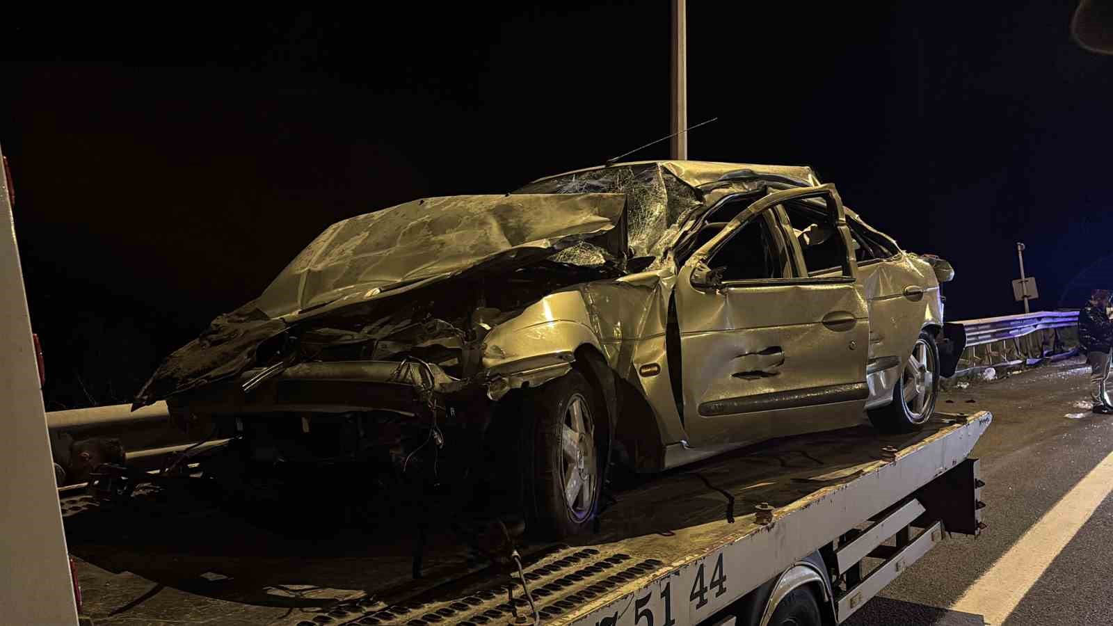 tem-otoyolunda-feci-kaza-1i-agir-3-yarali