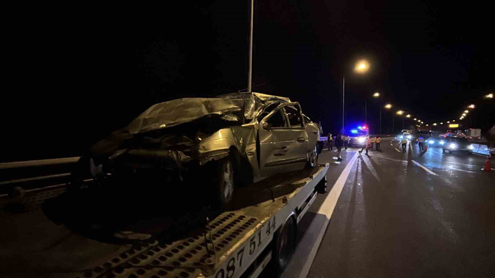 tem-otoyolunda-feci-kaza-1i-agir-3-yarali