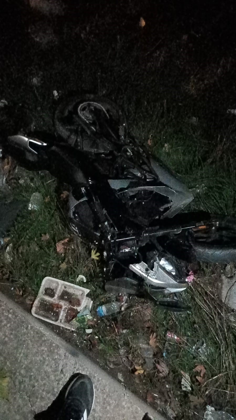 tokatta-motosiklet-otomobile-carpti-2-yarali