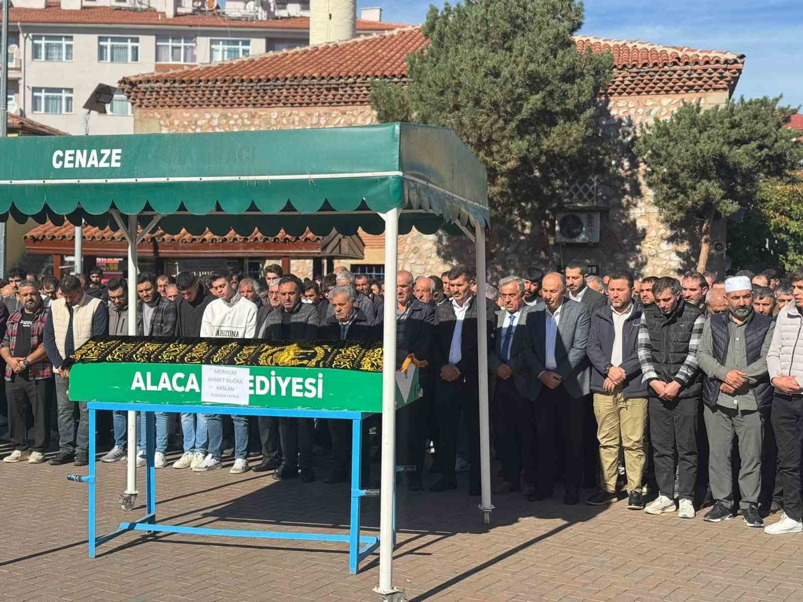 traktor-tamir-ederken-agir-yaralanan-genc-oldu