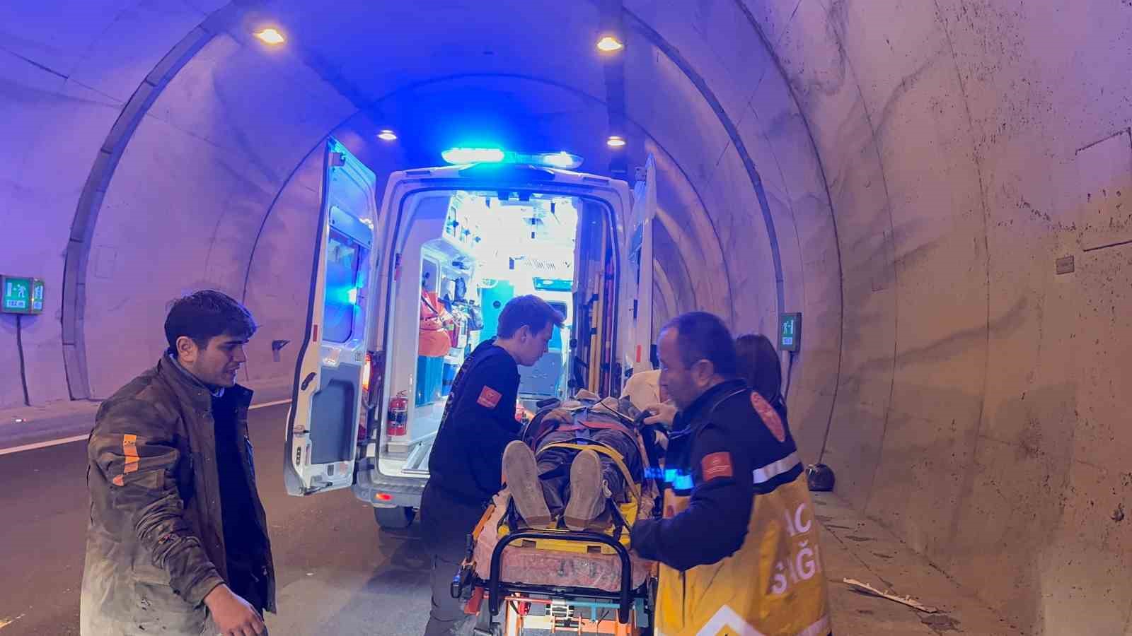 alaplida-tunelde-trafik-kazasi-1-yarali