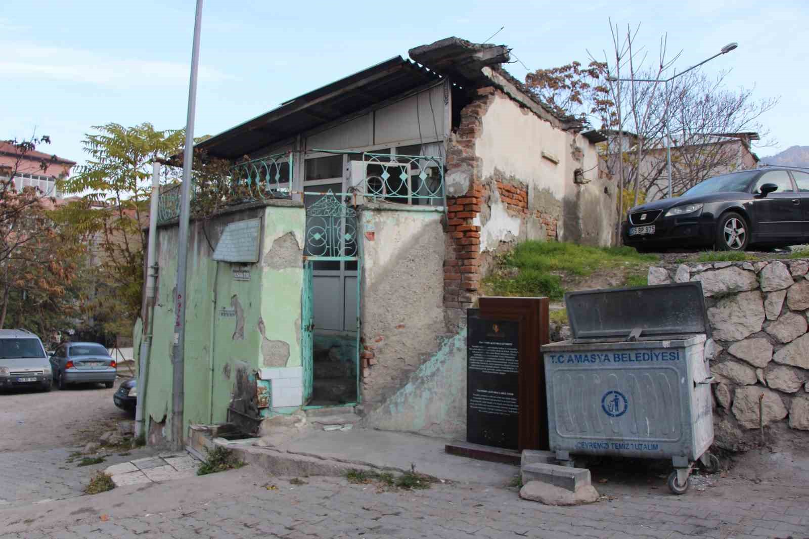 amasyada-9-turbeye-kilit