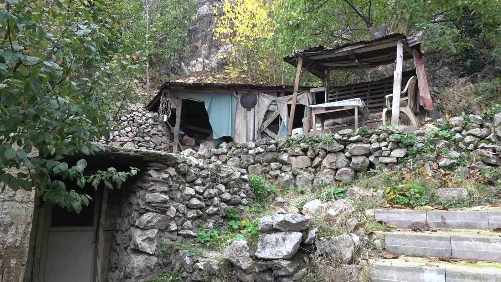 amasyada-defineciler-tunel-kazdi-polis-ve-muze-yetkilileri-inceleme-baslatti