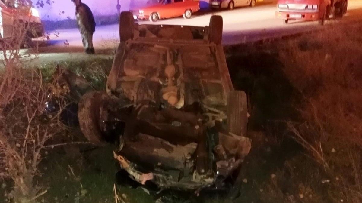 amasyada-iki-otomobil-kafa-kafaya-carpisti-4-yarali