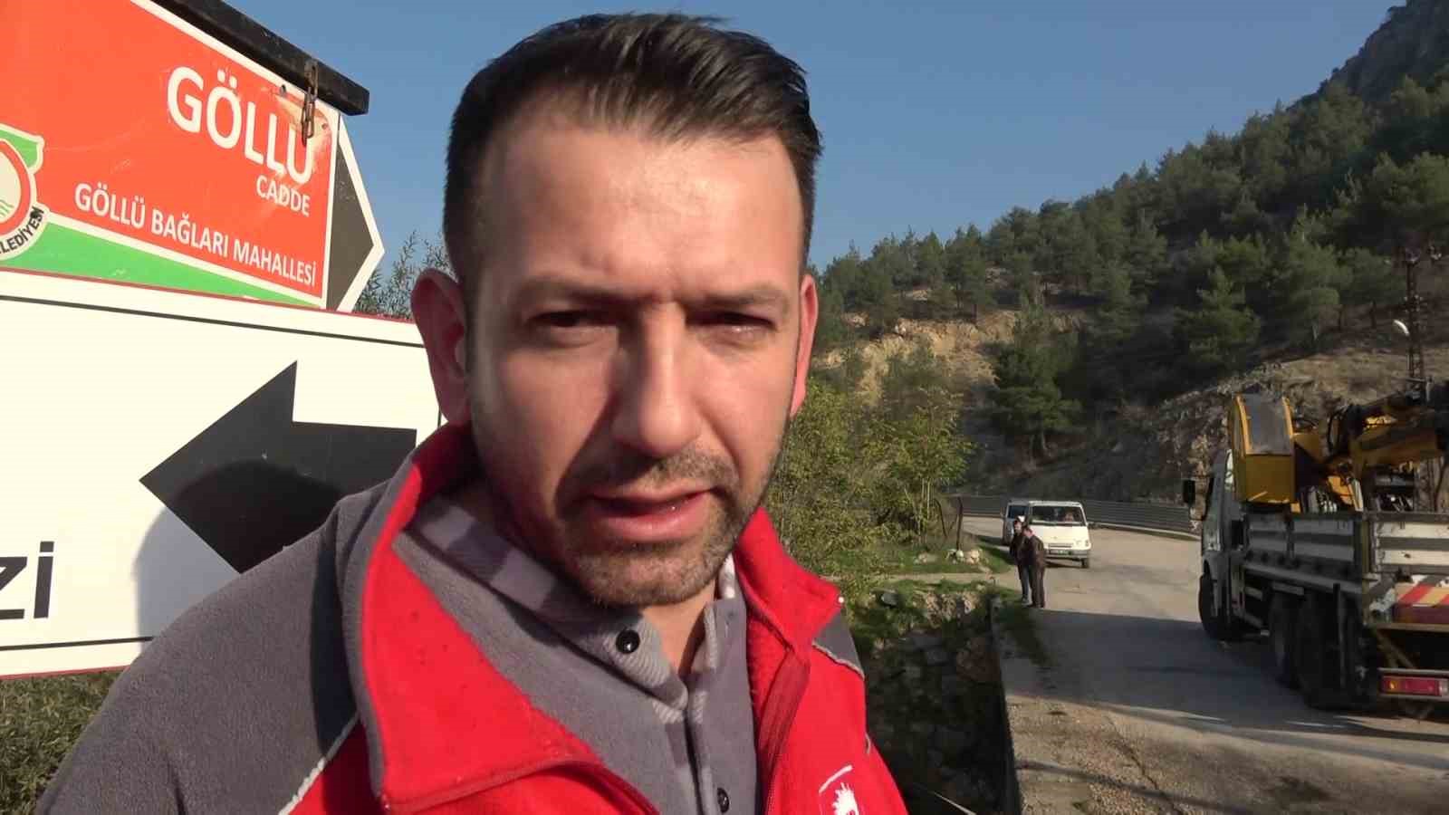 amasyada-otomobil-kopruden-tersakan-cayina-uctu-2-kiz-cocugunu-vatandaslar-kurtardi