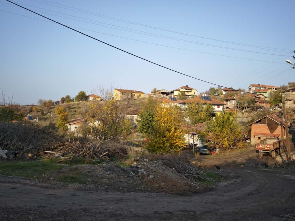 amasyada-pancar-yuklu-traktor-romorku-devrildi-kaza-ani-kamerada