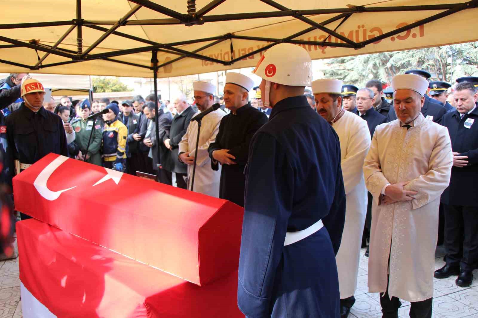 amasyali-sehidin-annesi-armaganim-gule-gule-git