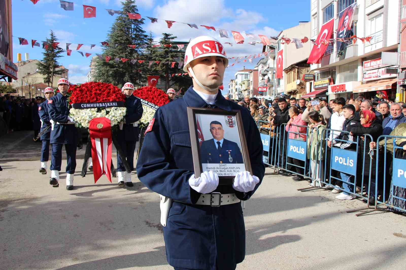 amasyali-sehidin-annesi-armaganim-gule-gule-git