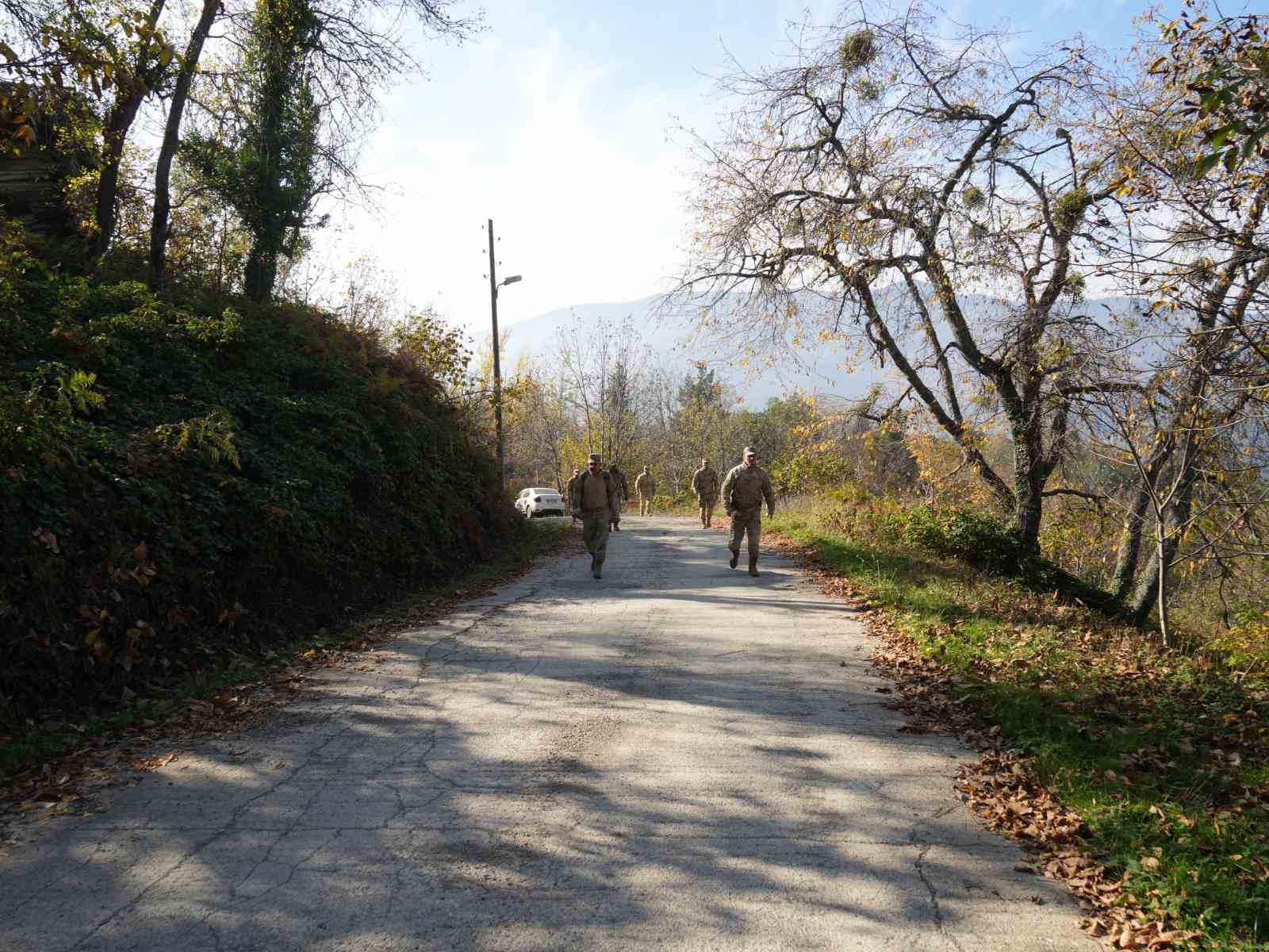 anne-ve-oguldan-3-gundur-haber-alinamiyor-yogun-sis-altinda-16-kilometrelik-alanda-arama-suruyor