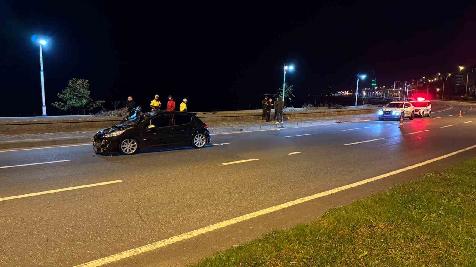 arkadaslarinin-hali-saha-futbol-macini-izlemeye-giden-gence-otomobil-carpti