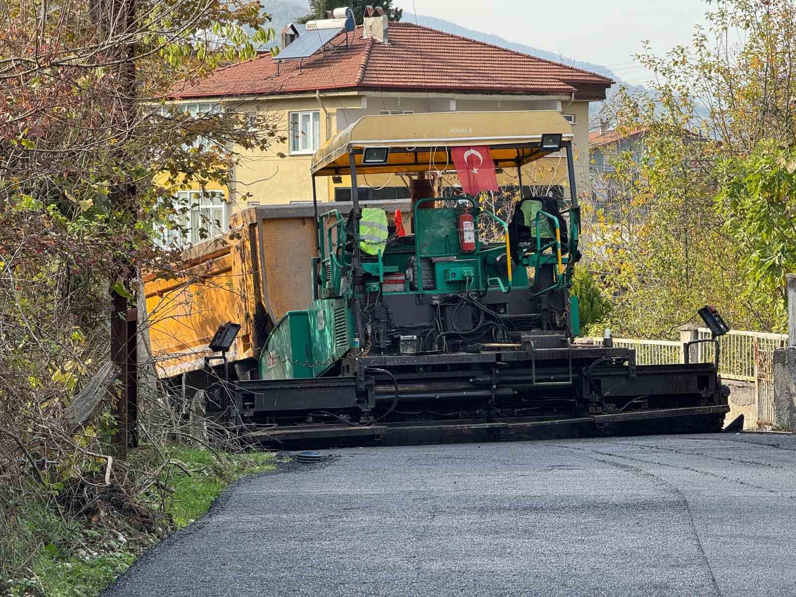 asfaltlama-calismasinda-akima-kapilan-iscilerden-biri-hayatini-kaybetti