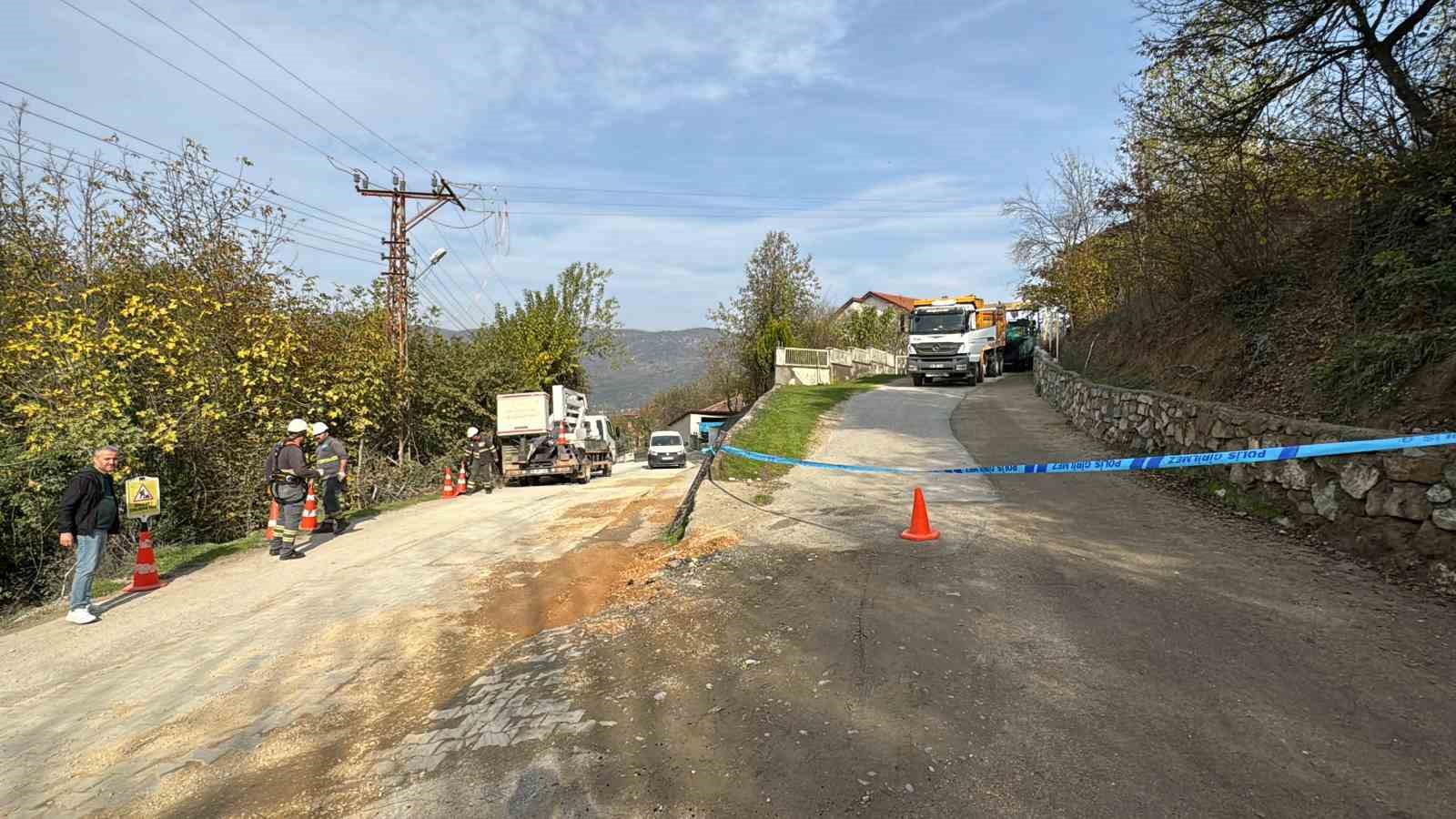 asfaltlama-calismasinda-akima-kapilan-iscilerden-biri-hayatini-kaybetti