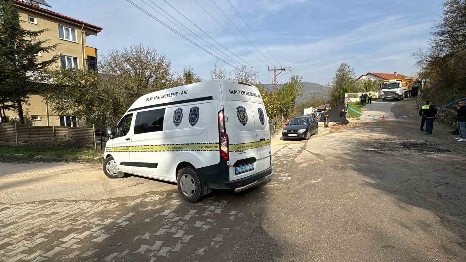 asfaltlama-calismasinda-akima-kapilan-iscilerden-biri-hayatini-kaybetti