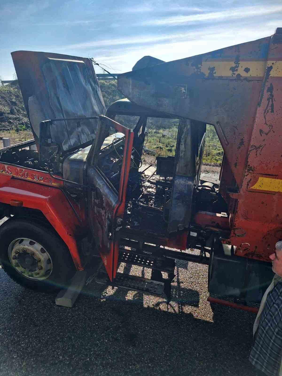 ayni-noktada-yarim-saat-arayla-iki-kamyon-yandi