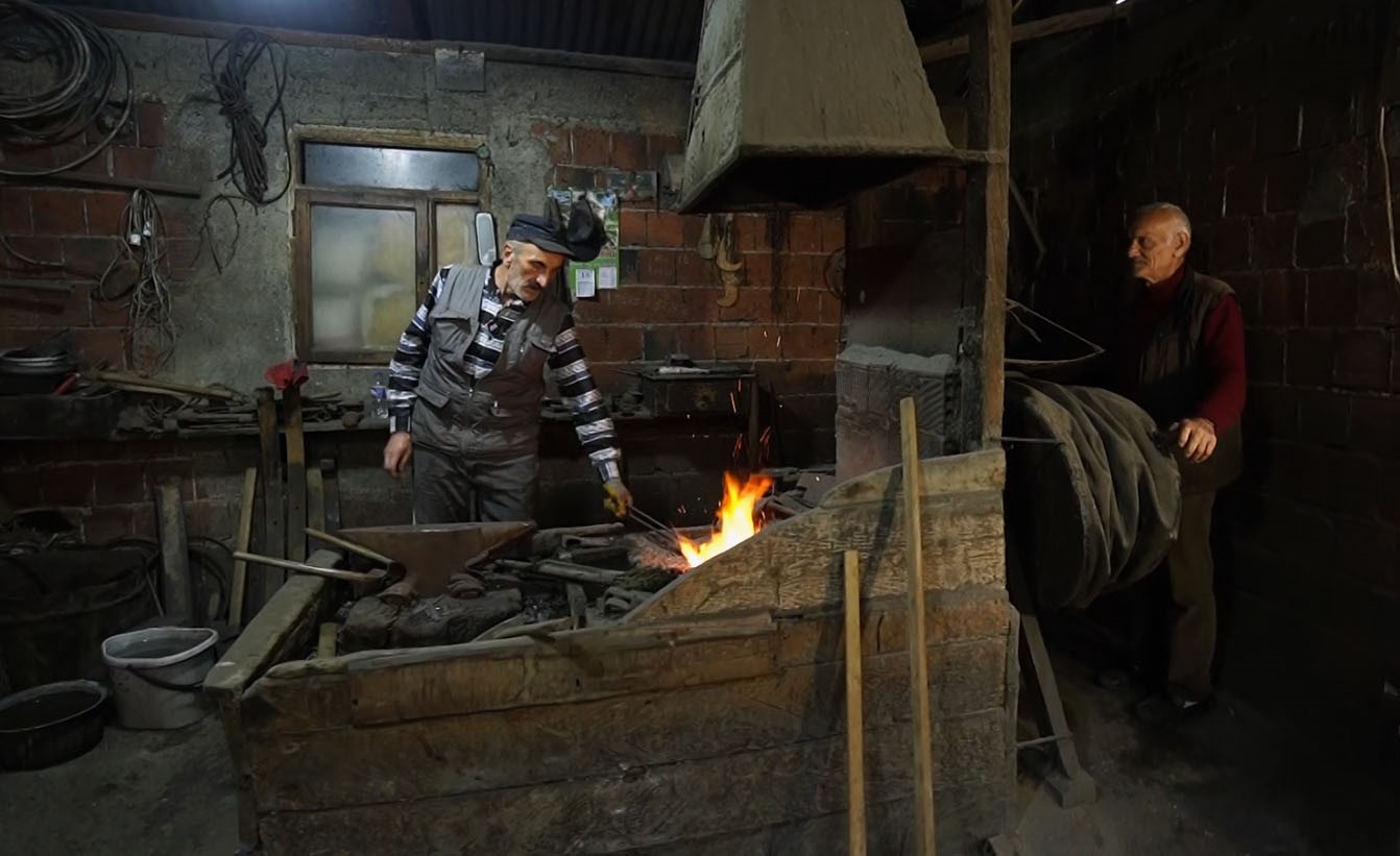 babalarindan-kalan-ocagi-sondurmuyorlar