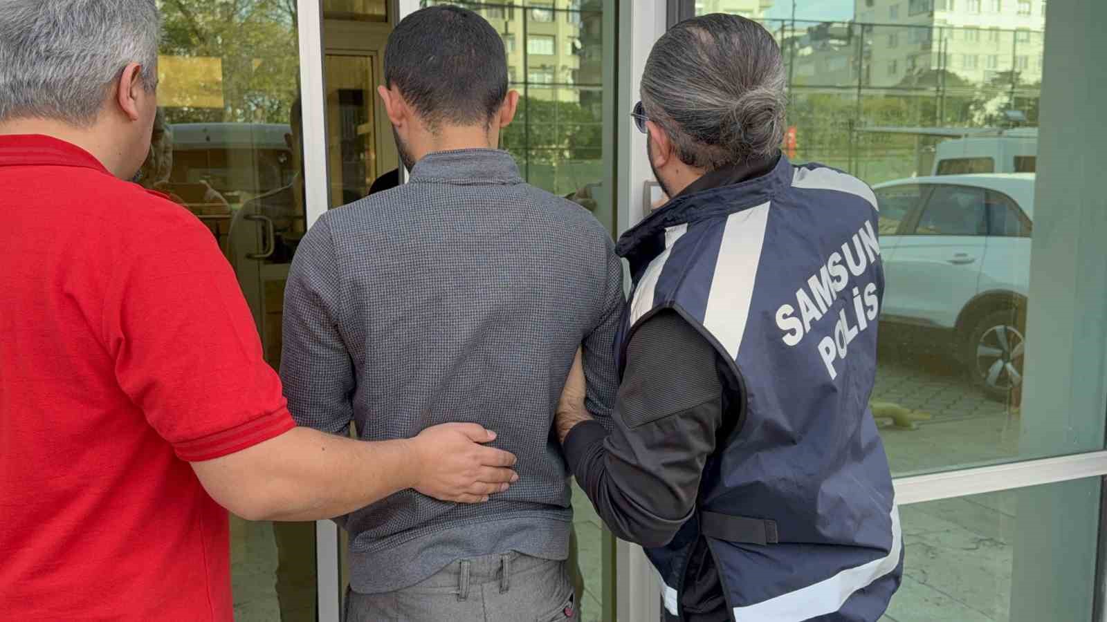 banka-hesabina-bloke-konuldugu-icin-polis-merkezine-gidince-dolandiricilik-sucundan-gozaltina-alindi