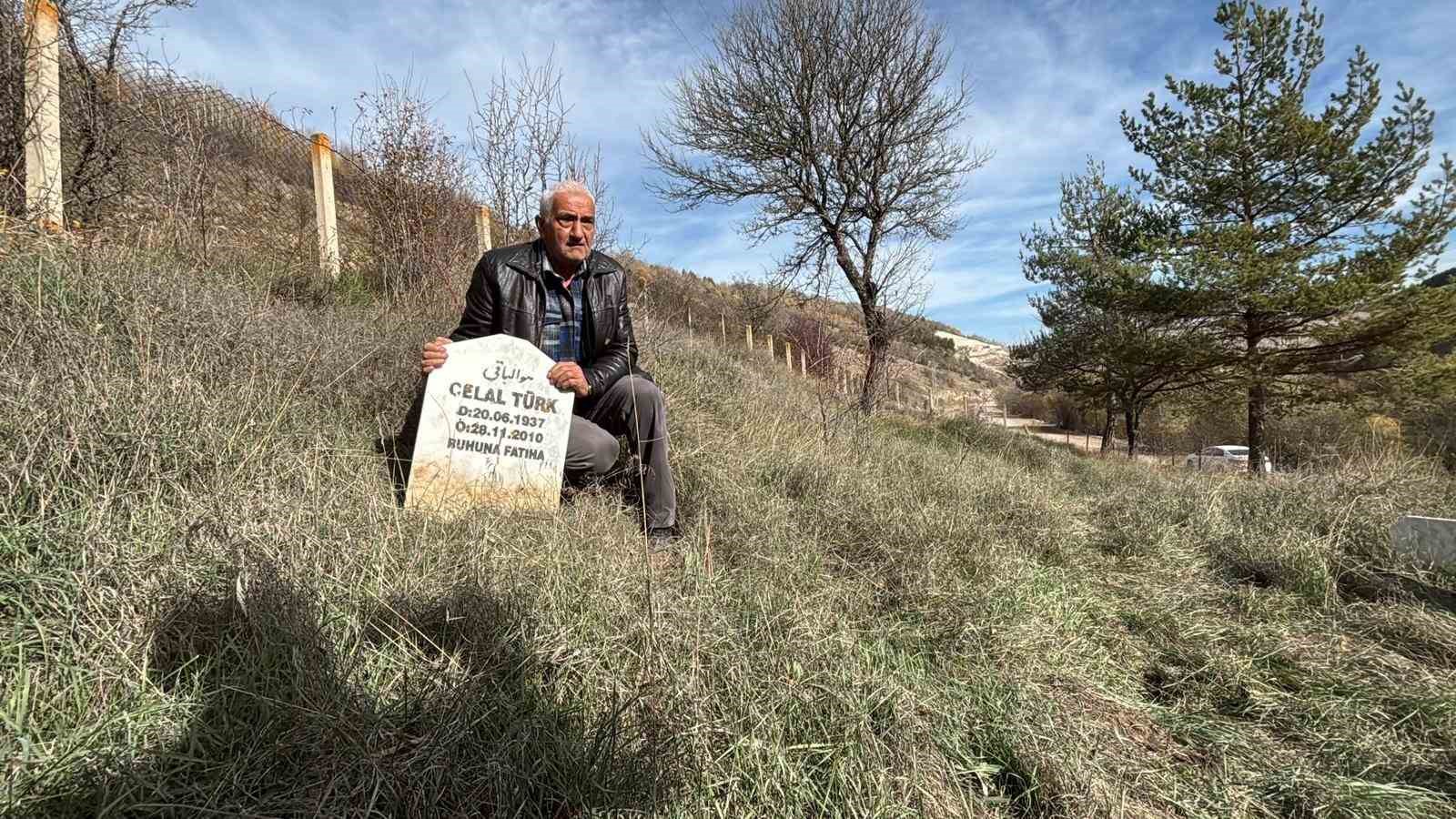 boluda-huzunlu-mesai-200-mezar-sular-altinda-kalmasin-diye-naklediliyor