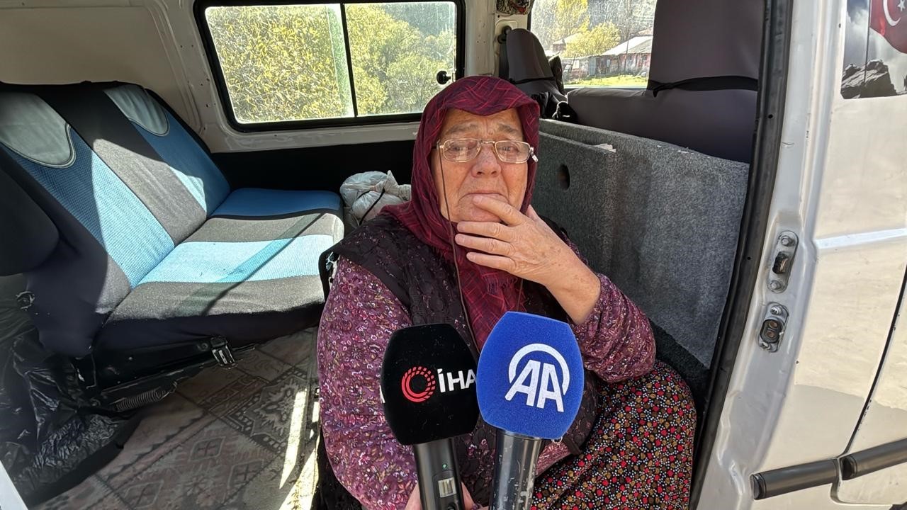 boluda-huzunlu-mesai-200-mezar-sular-altinda-kalmasin-diye-naklediliyor