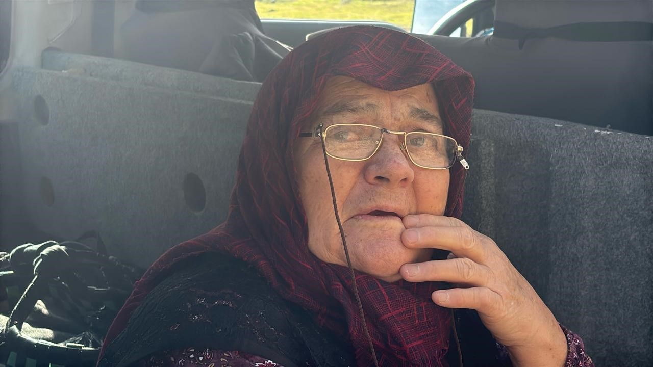 boluda-huzunlu-mesai-200-mezar-sular-altinda-kalmasin-diye-naklediliyor