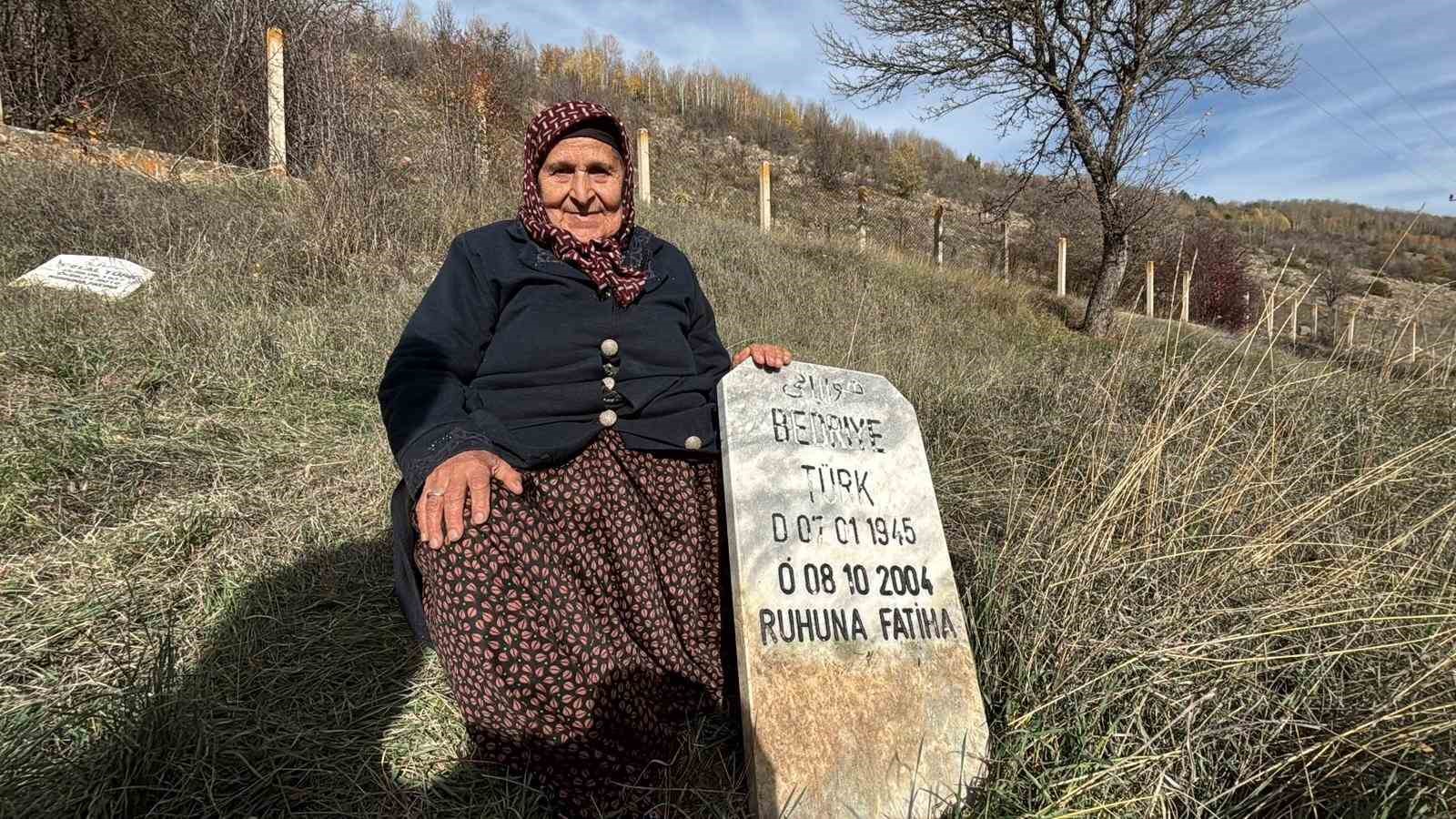 boluda-huzunlu-mesai-200-mezar-sular-altinda-kalmasin-diye-naklediliyor