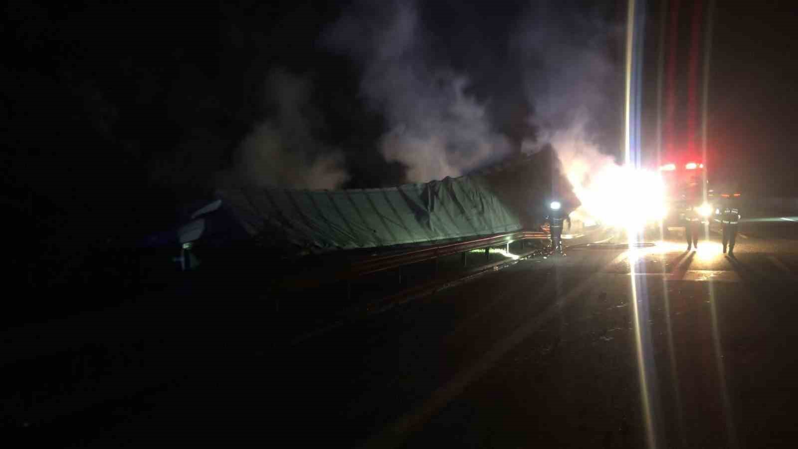 boluda-kaza-yapan-tir-alev-alev-yandi