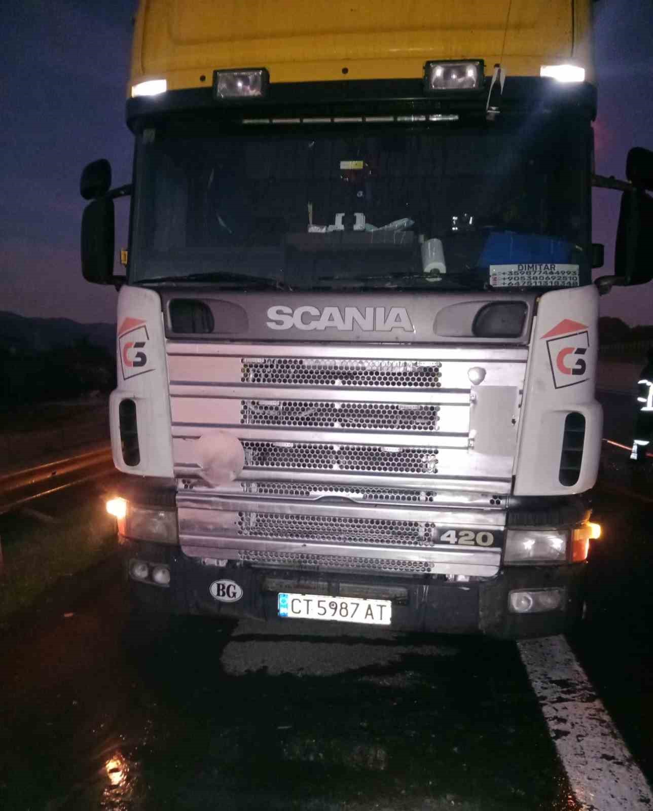 boluda-kuruyemis-yuklu-dorse-yandi