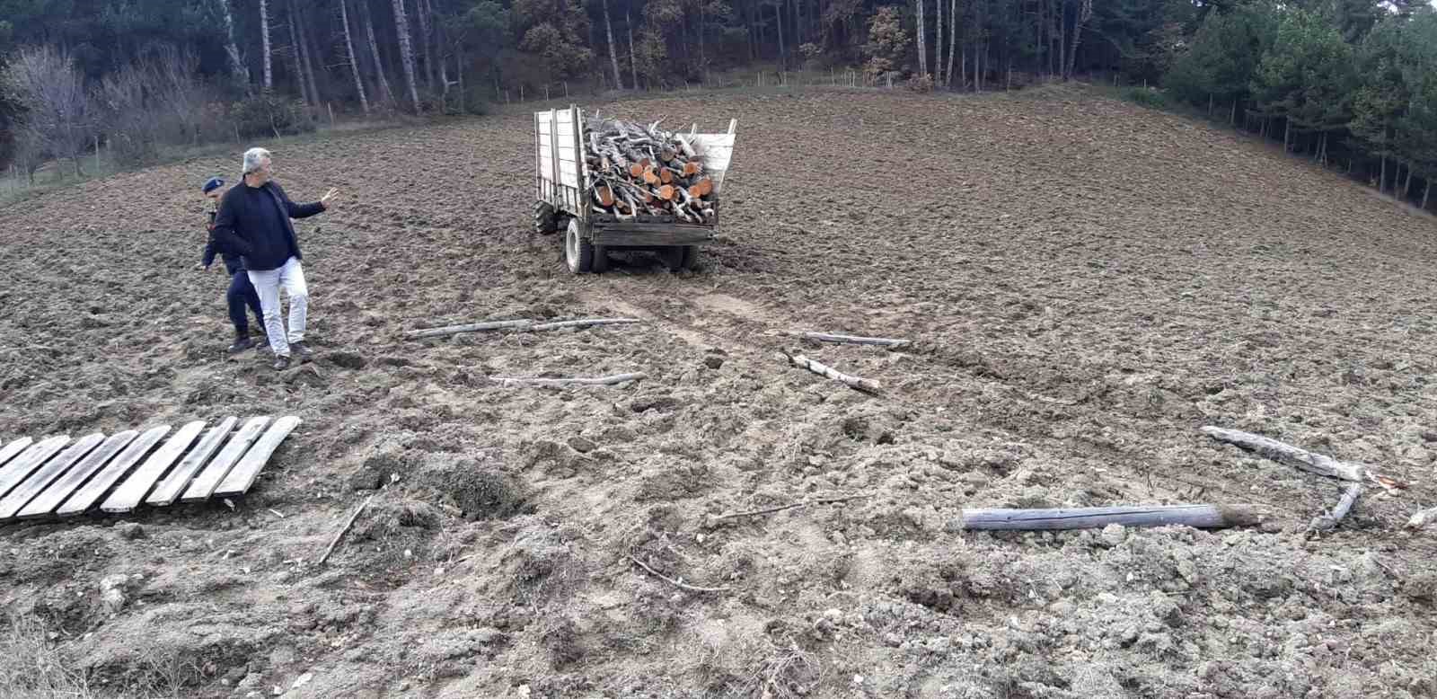 boluda-traktor-devrildi-1-olu-1-yarali