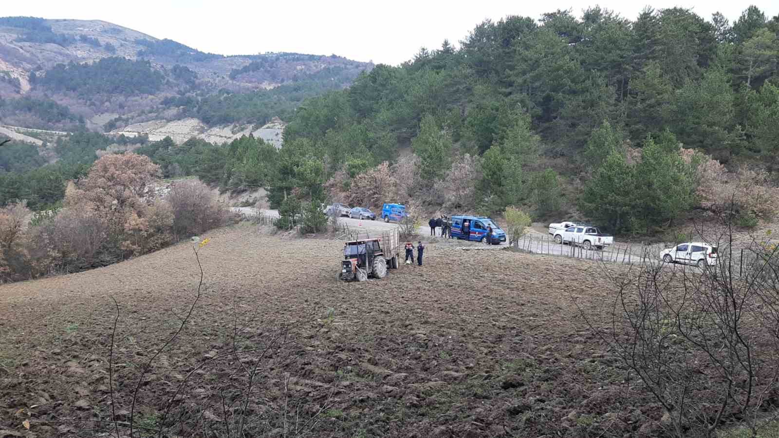 boluda-traktor-devrildi-1-olu-1-yarali