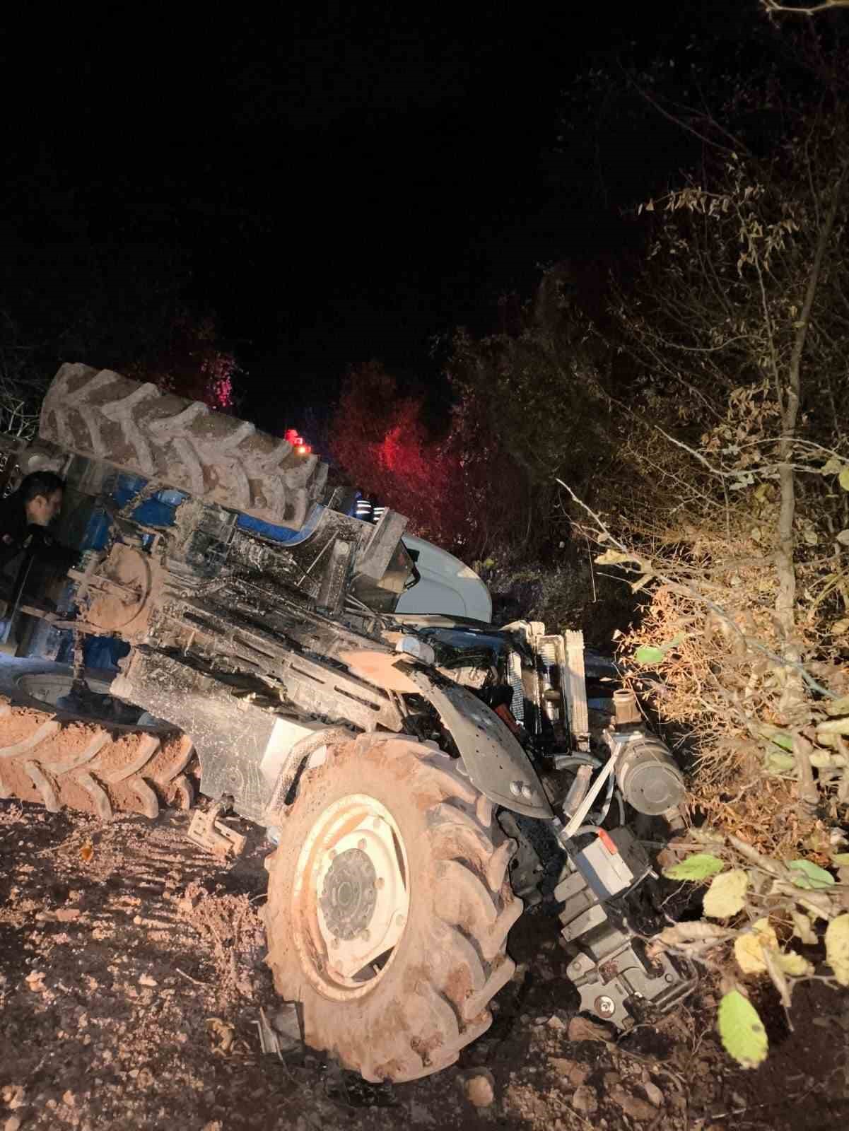 boluda-traktor-devrildi-2-yarali