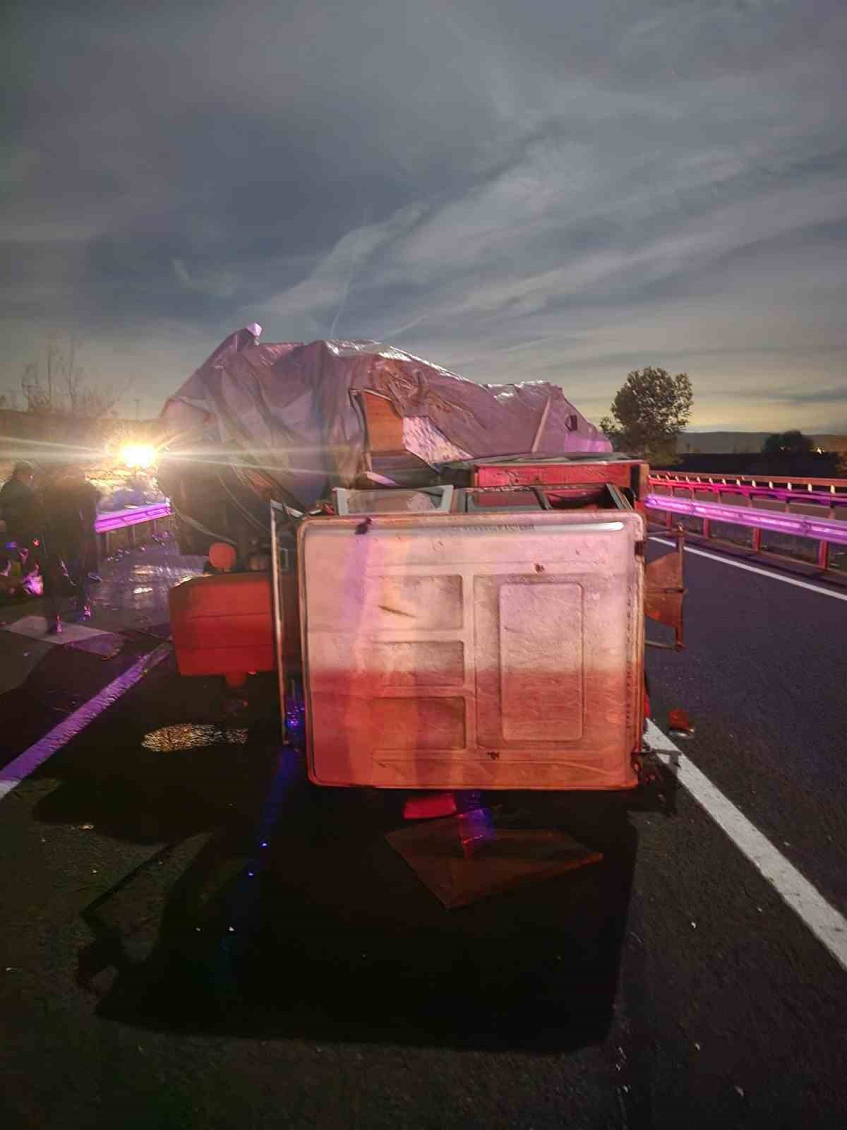 boluda-traktorle-hafif-ticari-arac-carpisti-5-yarali