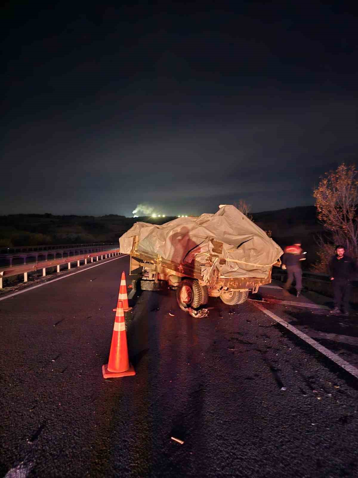 boluda-traktorle-hafif-ticari-arac-carpisti-5-yarali