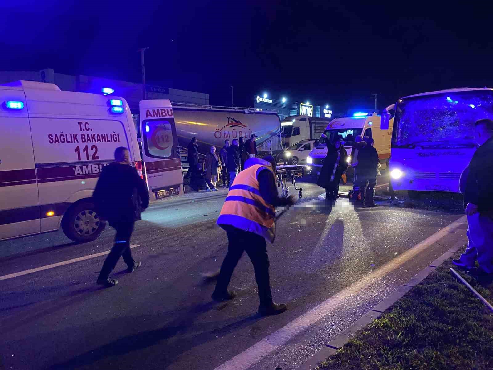 boluda-uc-servis-midibusu-carpisti-11-yarali