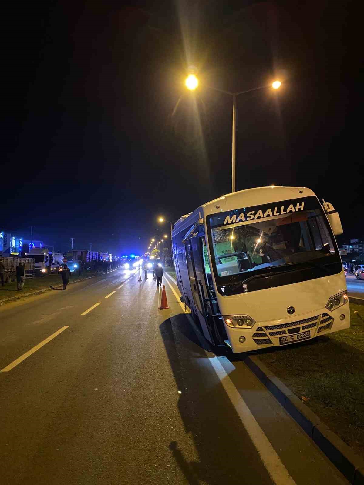 boluda-uc-servis-midibusu-carpisti-11-yarali