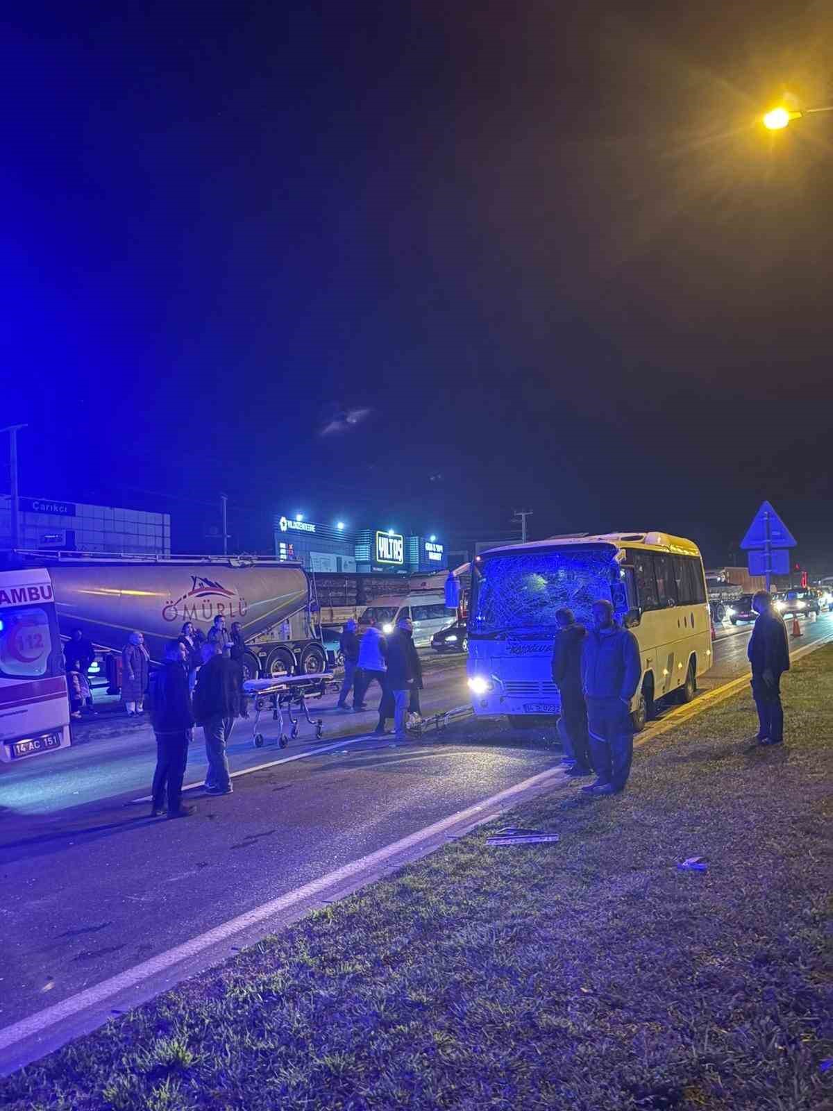 boluda-uc-servis-midibusu-carpisti-11-yarali