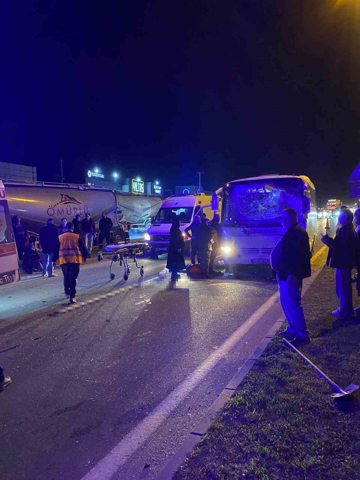 boluda-uc-servis-midibusu-carpisti-11-yarali