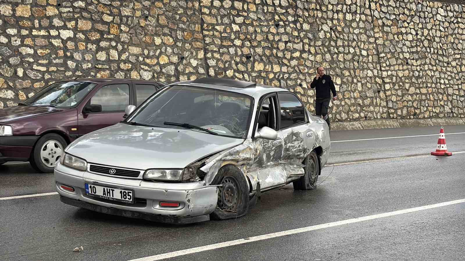 boluda-zincirleme-kaza-3-yarali