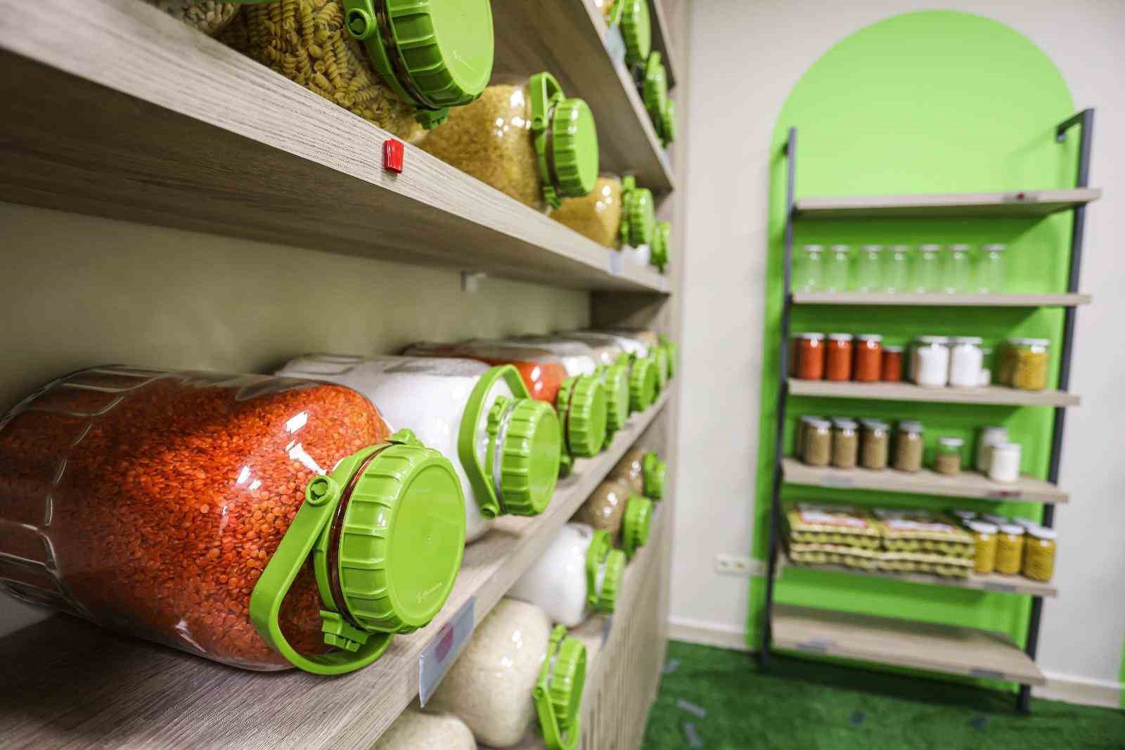 bu-markette-para-gecmiyor-aile-ekonomisine-dev-katki