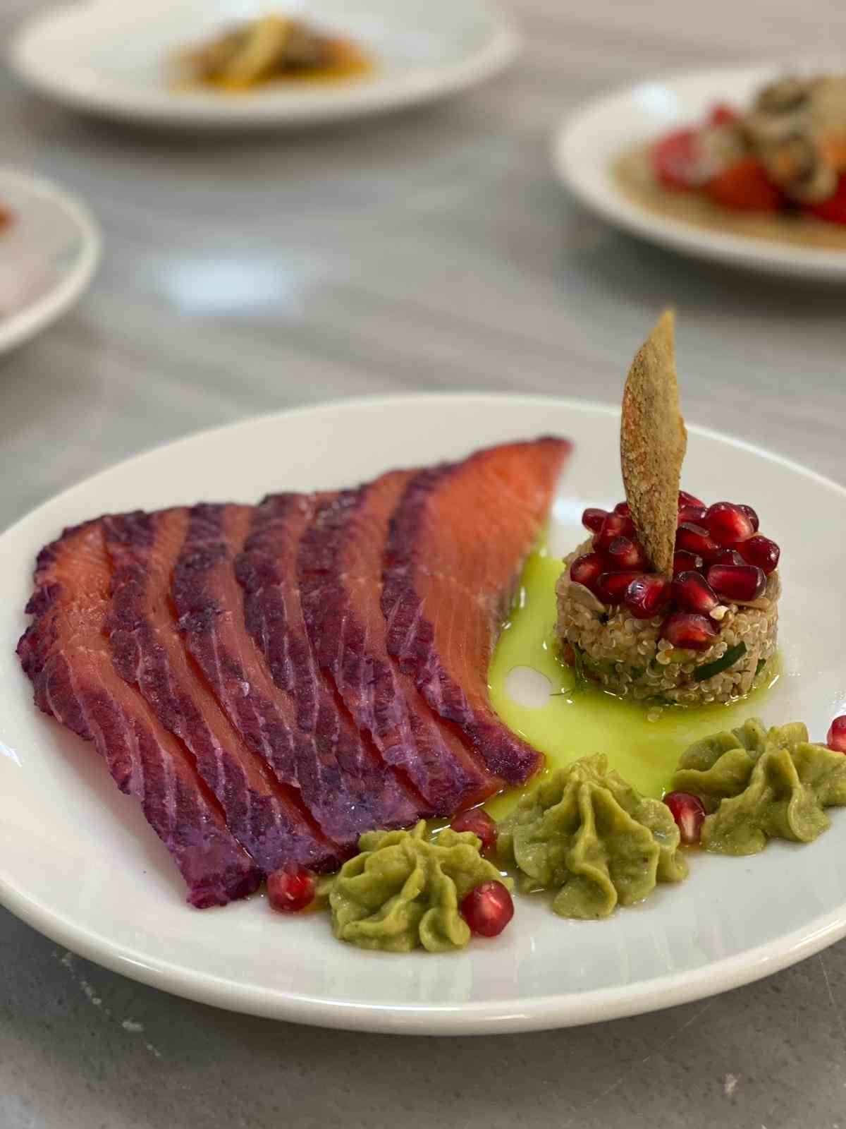 coruhun-incisi-somon-genc-sef-adaylarinin-ellerinde-yaristi