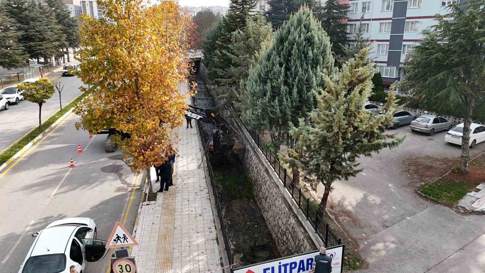 corum-belediyesinden-hummali-temizlik-calismasi