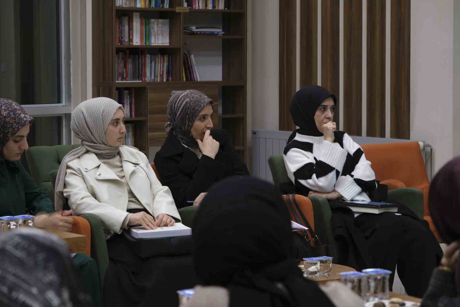 corum-belediyesinin-duzenledigi-siyer-okumalari-yogun-katilimla-basladi