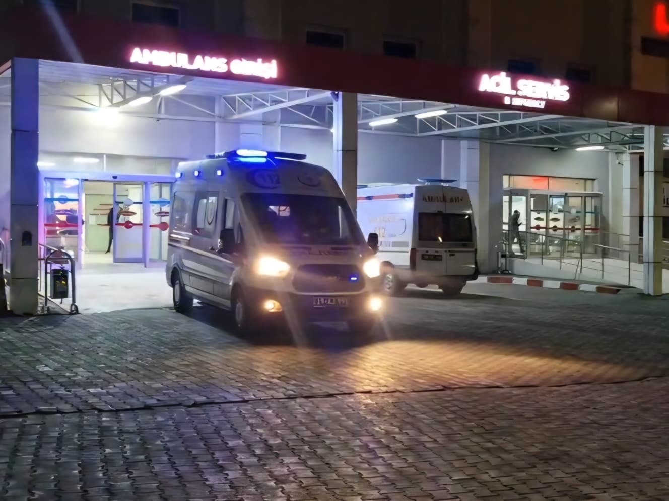 corumda-5-lise-ogrencisi-zehirlenme-suphesiyle-hastaneye-basvurdu