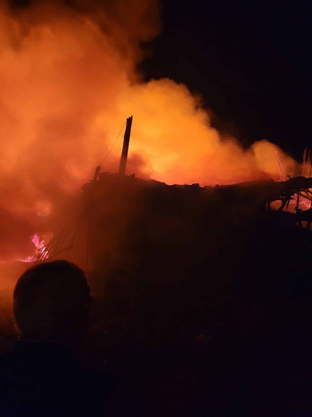 corumda-alevlere-teslim-olan-ev-samanlik-ve-balyalar-kule-dondu