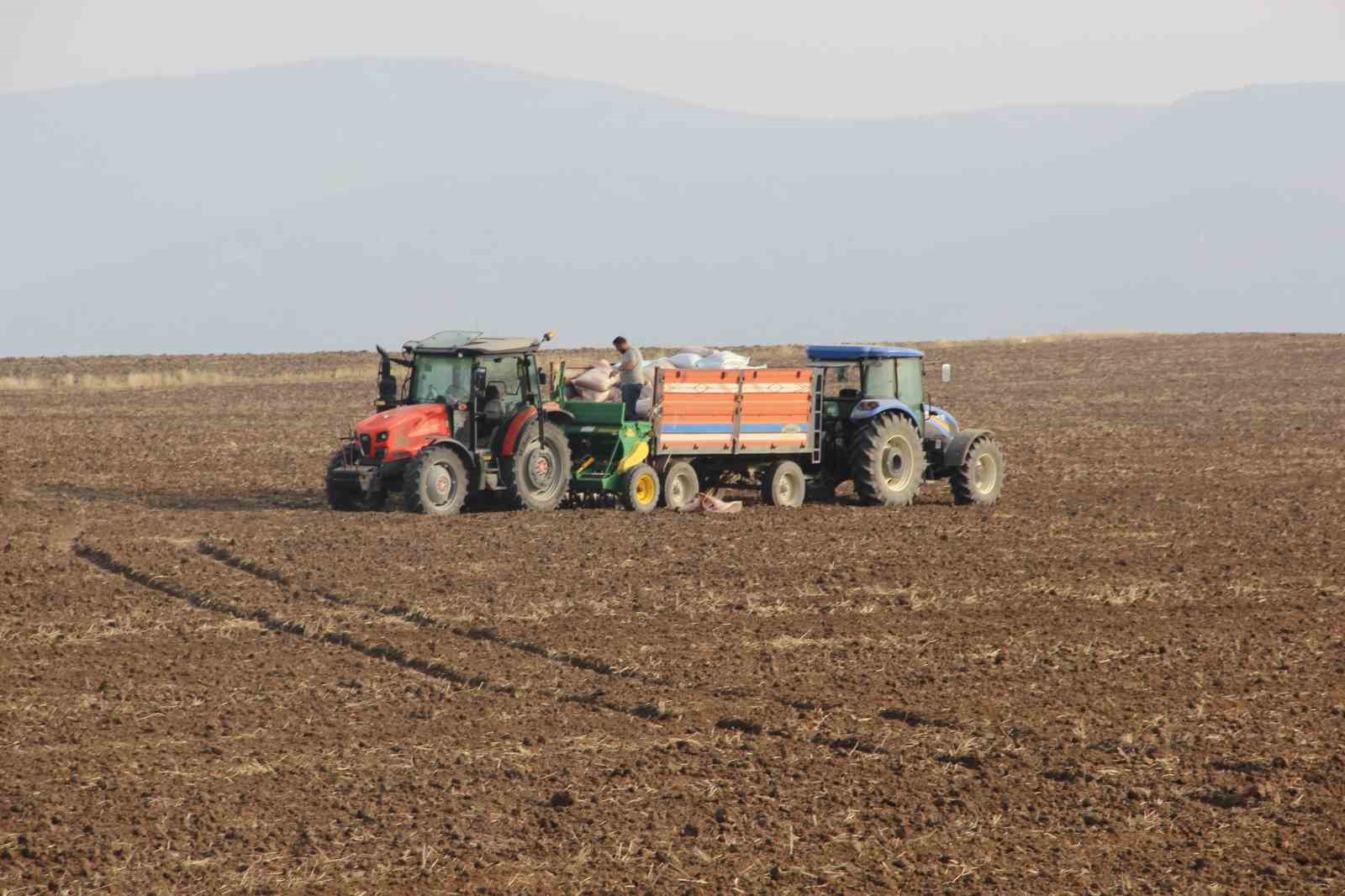 corumda-ciftcilerin-guz-ekimi-basladi