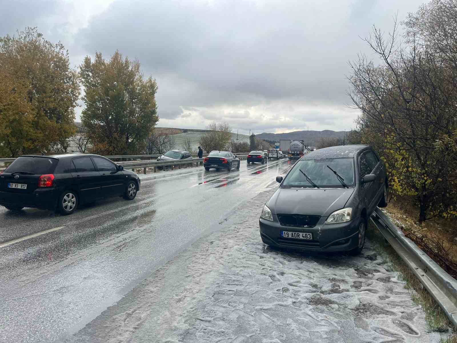 corumda-dolu-yagisi-kazaya-neden-oldu-10-yarali