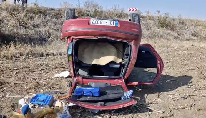 corumda-otomobil-takla-atti-1-yarali