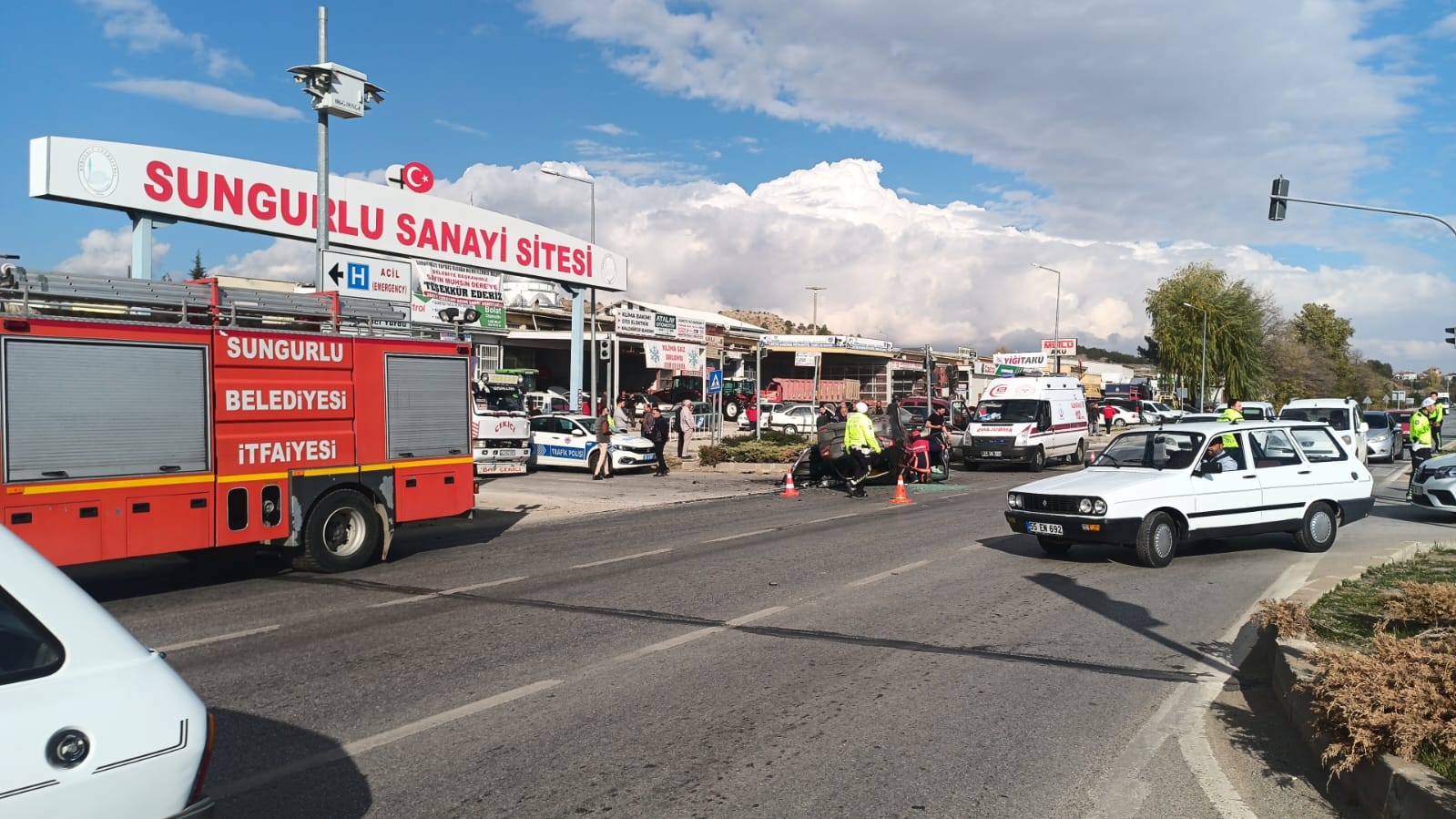 corumda-takla-atan-otomobilim-surucusu-yaralandi