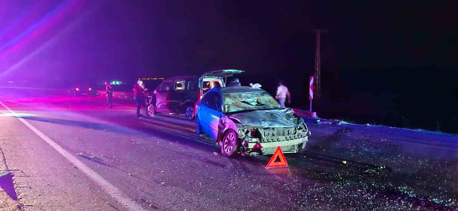 corumda-yola-cikan-dana-kazaya-neden-oldu-3-yarali