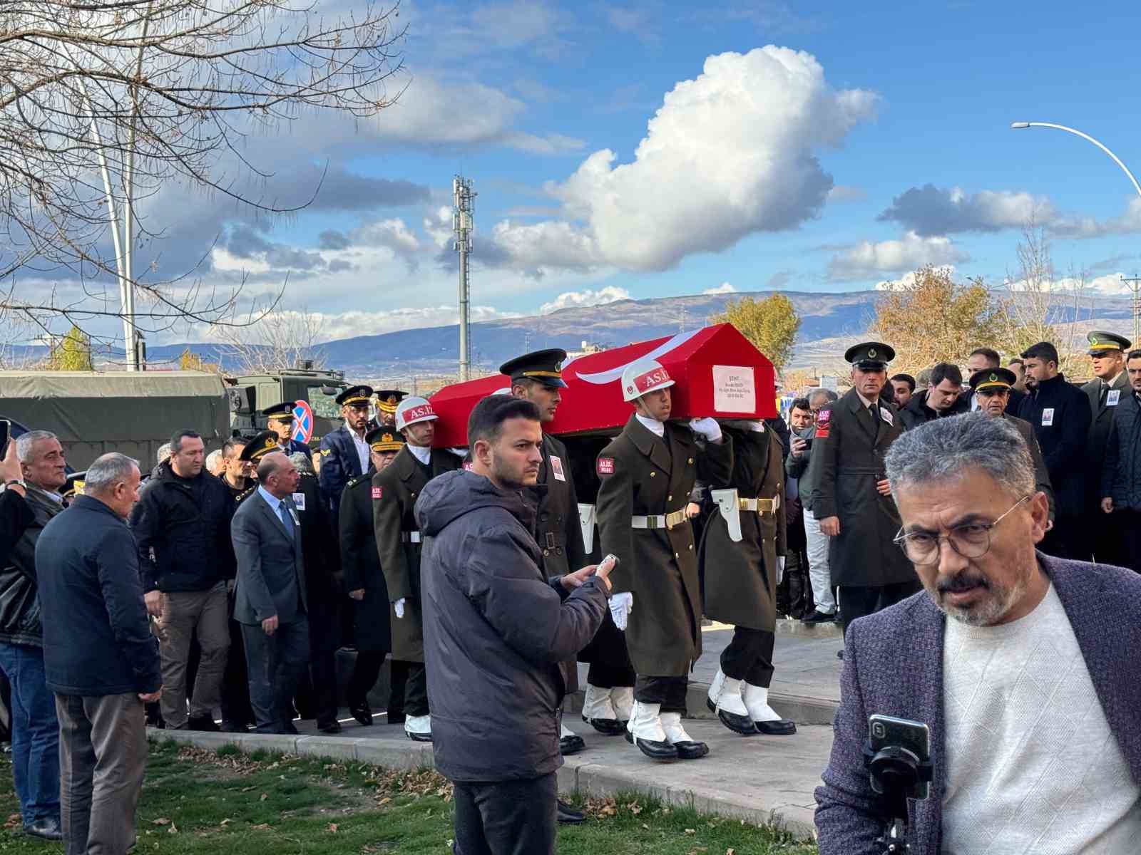 corumlu-sehit-son-yolculuguna-ugurlandi